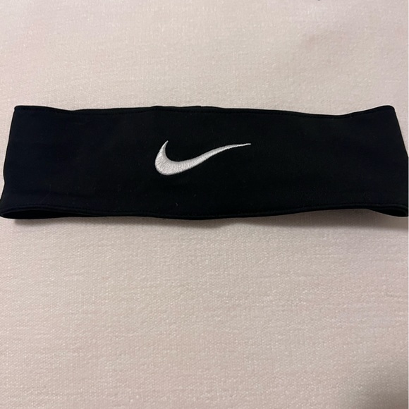 Nike Accessories - Nike Dri Fit Headband 🖤